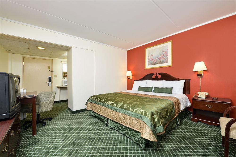 Center Street Value Inn 奥本 外观 照片