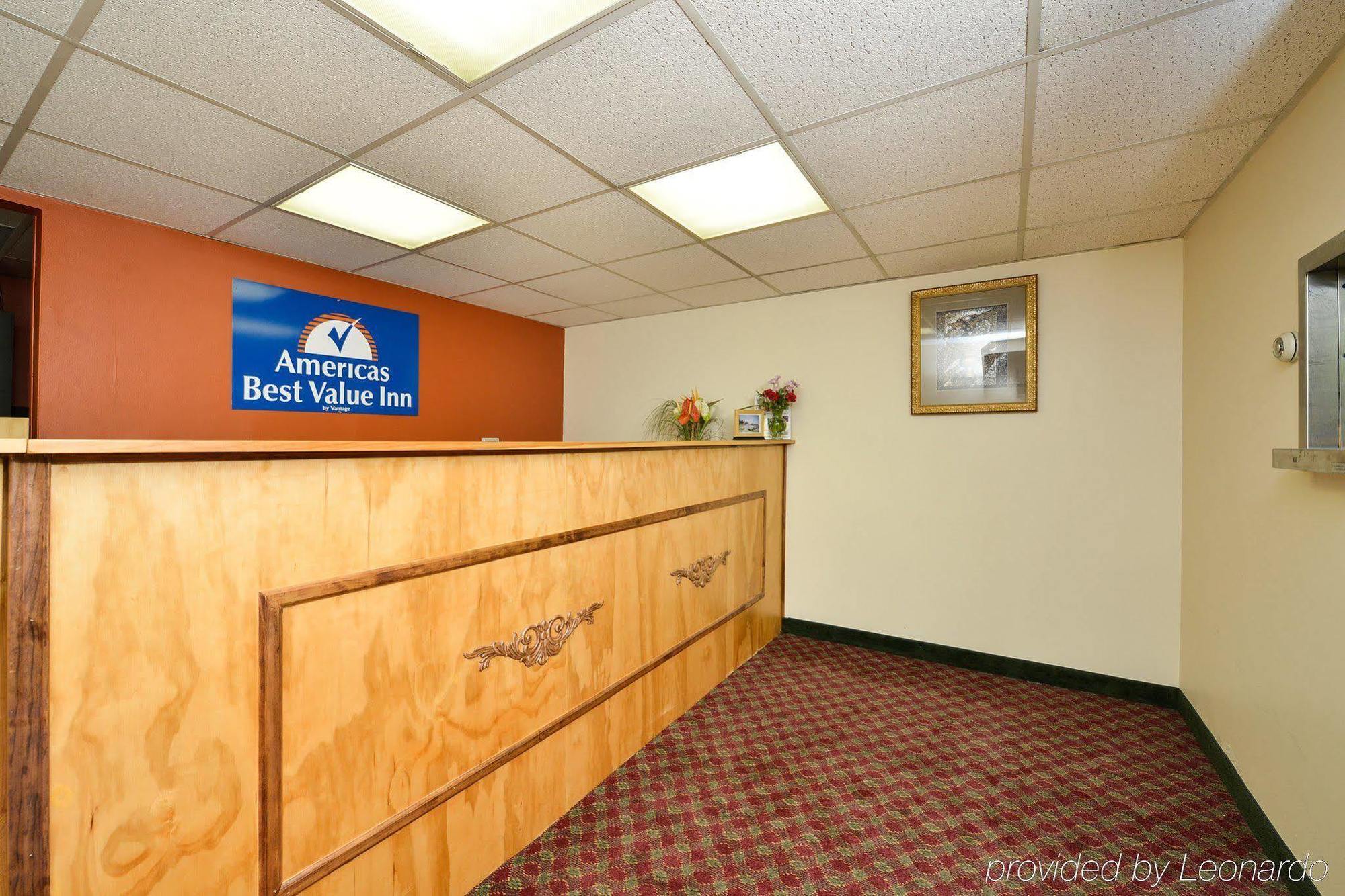 Center Street Value Inn 奥本 外观 照片