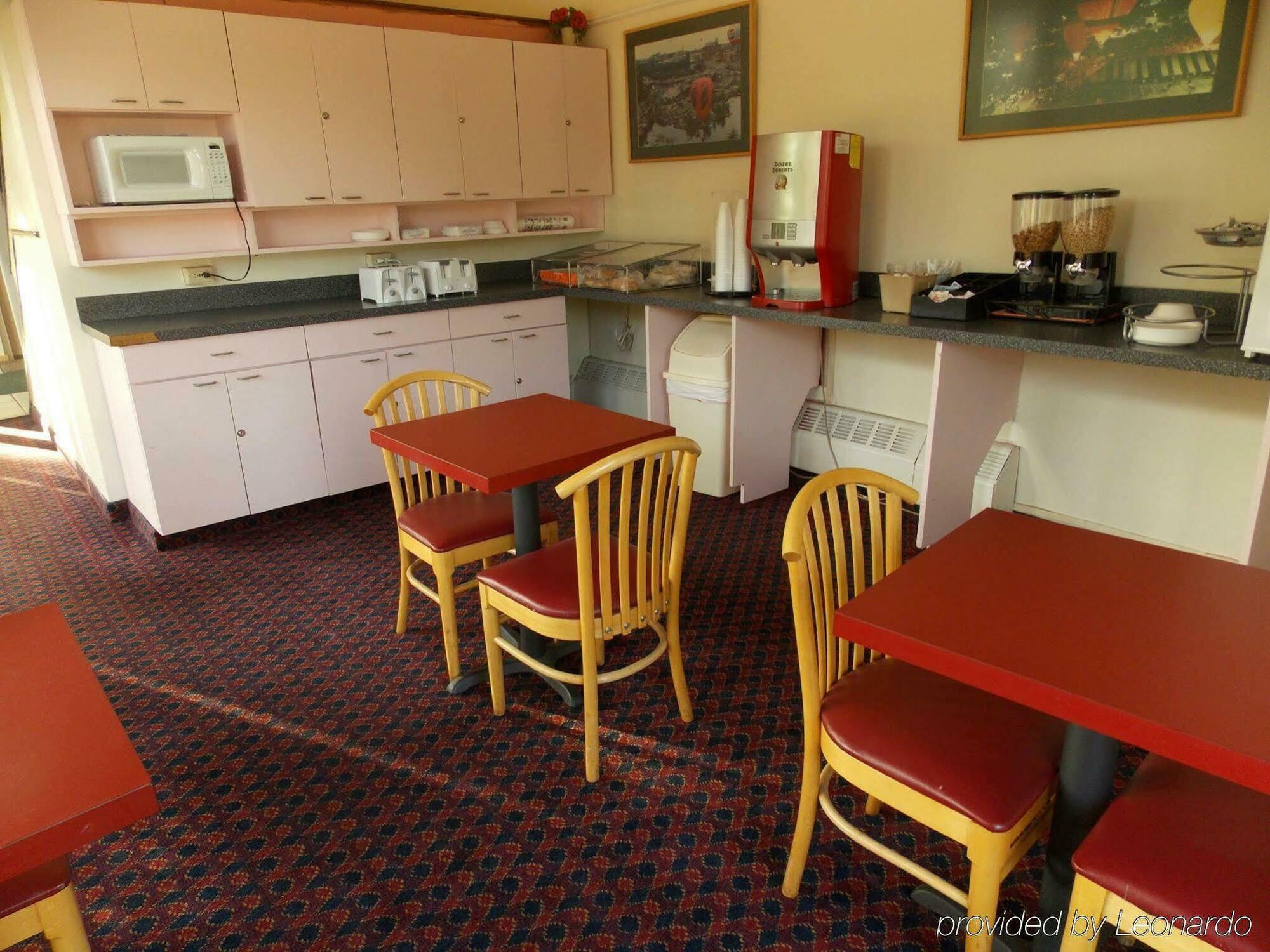 Center Street Value Inn 奥本 外观 照片